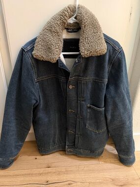 Zara Men's Dark Blue Denim Jacket with Beige Sherpa Collar